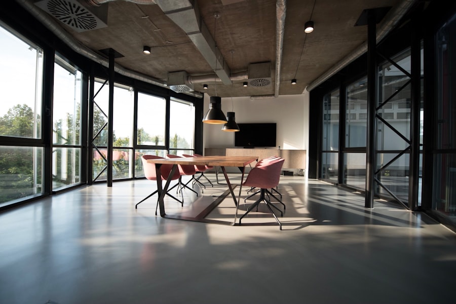 Silla de oficina ergonómica con reposabrazos