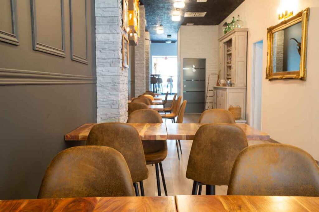 Reforma de restaurantes en Pamplona - zona de mesas