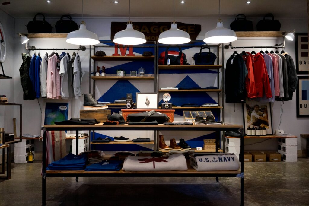 Reforma de local comercial y tienda en Pamplona